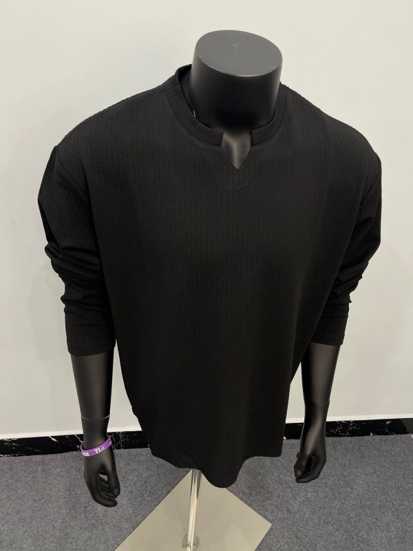 Férfi hosszú ujjú T-shirt kerek nyakkal, lazított szabás, egyszínű, poliészter 91–95%, tavasz–őszre