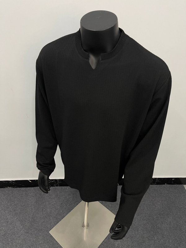 Férfi hosszú ujjú T-shirt kerek nyakkal, lazított szabás, egyszínű, poliészter 91–95%, tavasz–őszre