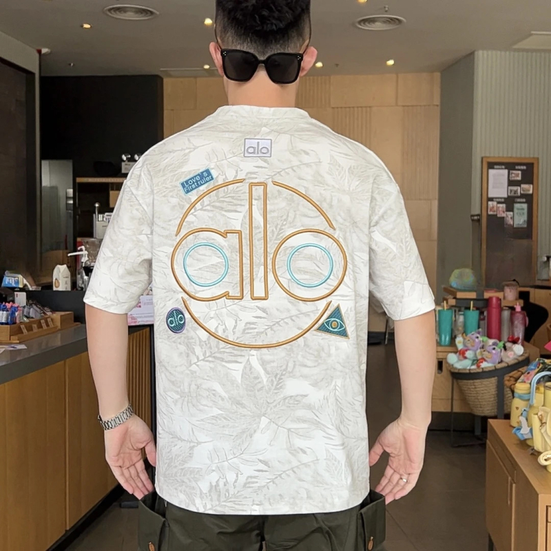 Férfi poliészter rövid ujjú T-shirt hímzett betűkkel gradiens hatású, lazán szabott