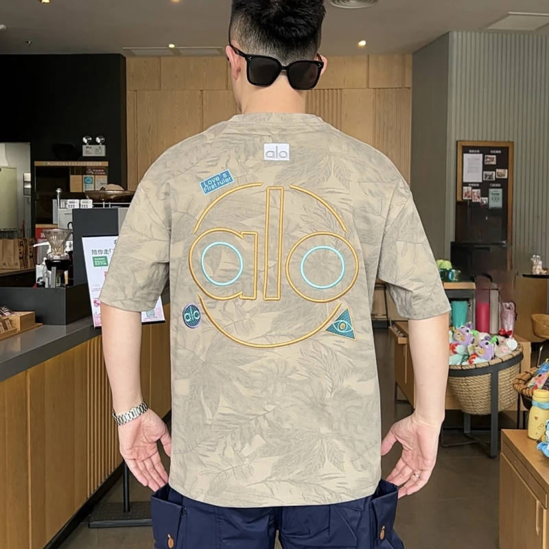 Férfi poliészter rövid ujjú T-shirt hímzett betűkkel gradiens hatású, lazán szabott