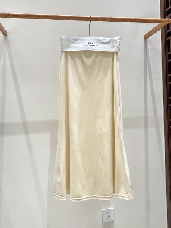 Duga suknja u silueti sirene, flokirani materijal, poliester s svilom (<30% svile), kineski stil, književni retro