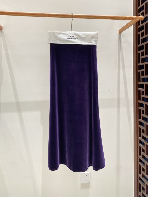 Duga suknja u silueti sirene, flokirani materijal, poliester s svilom (<30% svile), kineski stil, književni retro