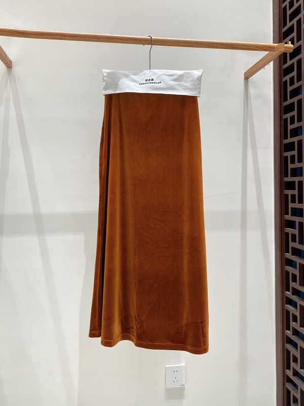 Duga suknja u silueti sirene, flokirani materijal, poliester s svilom (<30% svile), kineski stil, književni retro