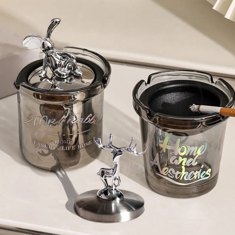 Ashtray Liuli în formă de urs, cu capac, pentru casă și birou — Material Liuli; Producție: Founding; Personalizare: Nu