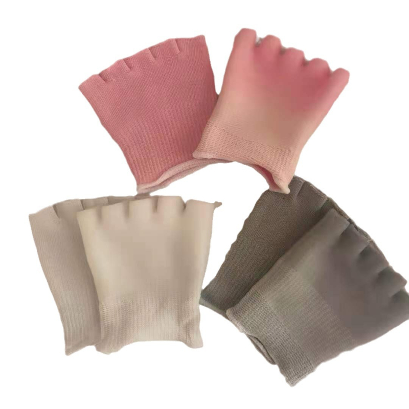 Spa gély pokrýva prstov a chodidiel s hydratačným gélom; krátka trubica; 80-90% polyester; dvojitá ihla a dvojité šitie; 132 ihiel