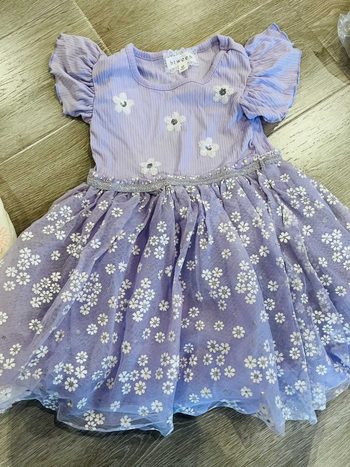 Pamutból készült lányoknak való ruha pliszézett szoknyával, 1–3 éveseknek, Guangdong eredetű