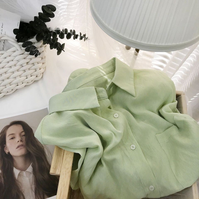 Košulja s Lyocell (Tencel) i Vinylon smjesom, širok kroj, košulja ovratnik, dugi rukavi, prednji otvor s kopčama