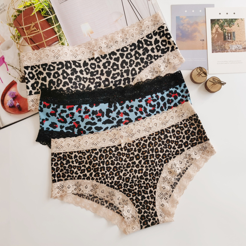 Ženske trokutaste gaćice s leopard printom, milk silk tkanina, niski struk, prozračan