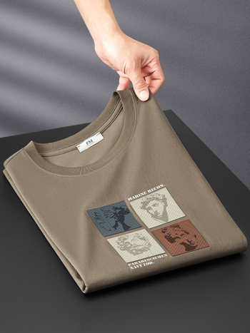 Muška slim-fit majica, prozračna pamuk‑poliesterska tkanina, kratkih rukava, okrugli izrez, otisak prirodnih krajolika