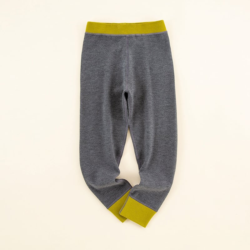 Kerti őszi–téli termo leggings, uniszex, belső melegítő, összetétel: 47,9% regenerált cellulóz, 44,1% akril, 8% elasztán, 3–8 év