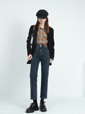 Ženske traperice — uski kroj, visokim pojasom, denim, 70–80% pamuka, Ice wash (urban stil) (denim; 70–80% pamuka; visok pojas; uski kroj)