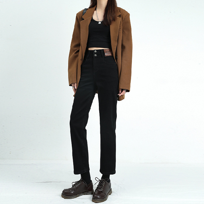 Ženske traperice — uski kroj, visokim pojasom, denim, 70–80% pamuka, Ice wash (urban stil) (denim; 70–80% pamuka; visok pojas; uski kroj)