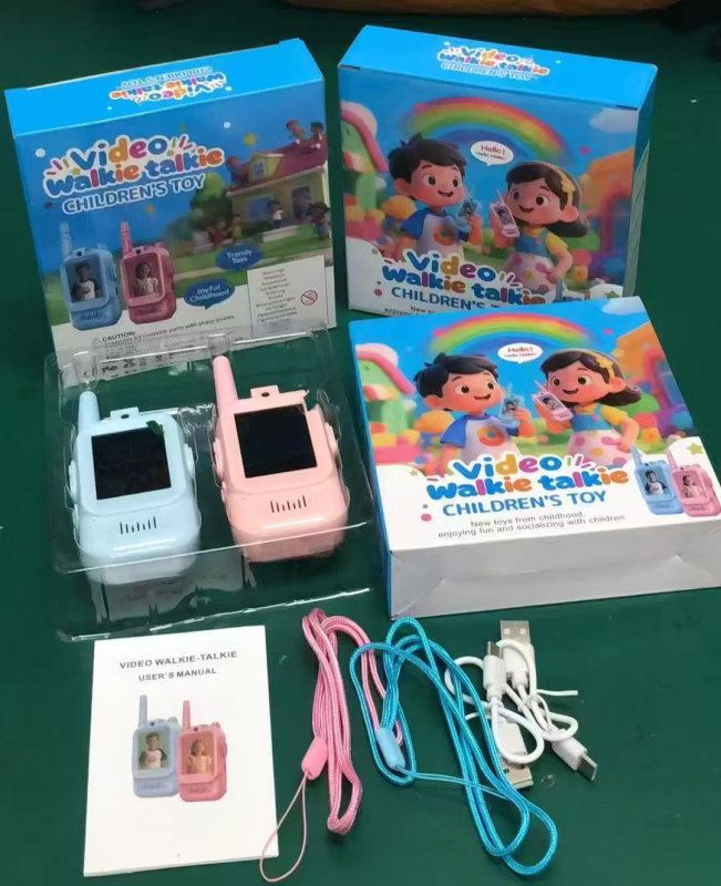 Mini interfon video wireless pentru copii, cu display — rază sub 1,5 km, putere RF 1, baterie litiu 400 mAh, rețea 2G