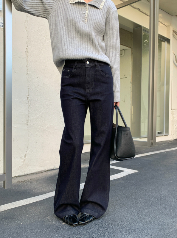 Damske traperice s visokim strukom, pamuk-stretch denim, mikro flare silueta, visoka elastičnost, pamuk 50-70%