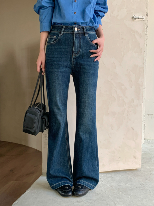 Damske traperice s visokim strukom, pamuk-stretch denim, mikro flare silueta, visoka elastičnost, pamuk 50-70%