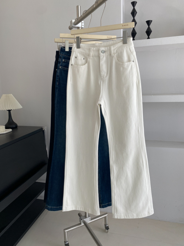 Damske traperice s visokim strukom, pamuk-stretch denim, mikro flare silueta, visoka elastičnost, pamuk 50-70%