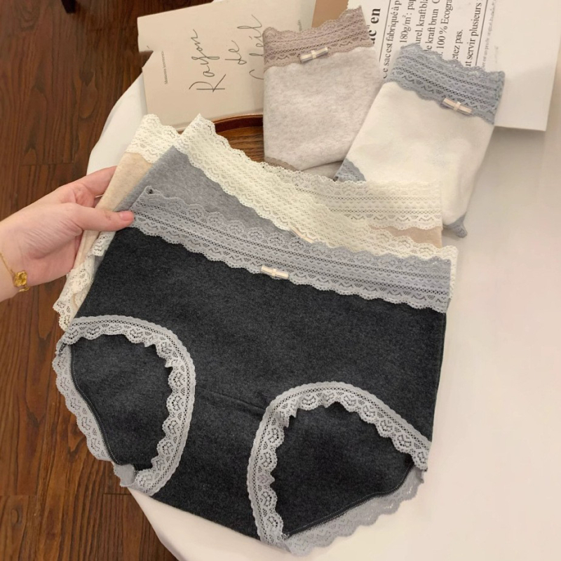 Ženske gaćice od pamuka, antibakterijske i prozračne, žakard tkanina, glavni materijal 90–95% pamuk, podstava prepona 100% pamuk, za sve sezone