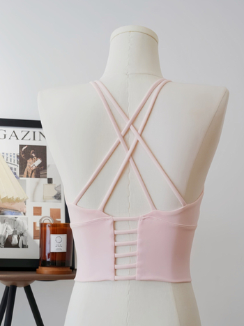 Αθλητικό σουτιέν-τοπ Lulu με επένδυση, βασικό ύφασμα 87% νάιλον, επένδυση 13% ελαστάνη, σταθερές διπλές τιράντες, πλήρες καλύμμα με λεπτά διαμορφωμένα cups, γρήγορο στέγνωμα, για τρέξιμο, γυμναστική, ποδηλασία, ορειβασία