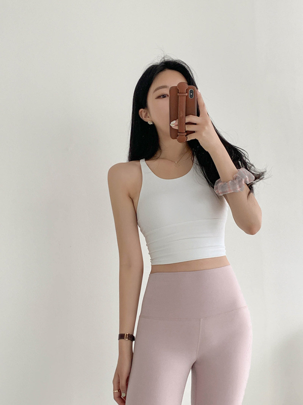 Αθλητικό σουτιέν-τοπ Lulu με επένδυση, βασικό ύφασμα 87% νάιλον, επένδυση 13% ελαστάνη, σταθερές διπλές τιράντες, πλήρες καλύμμα με λεπτά διαμορφωμένα cups, γρήγορο στέγνωμα, για τρέξιμο, γυμναστική, ποδηλασία, ορειβασία