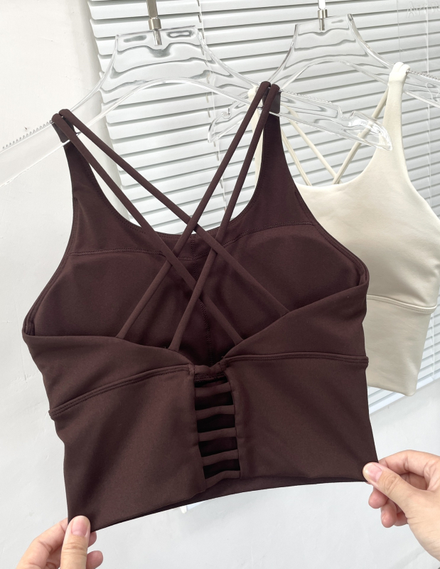Αθλητικό σουτιέν-τοπ Lulu με επένδυση, βασικό ύφασμα 87% νάιλον, επένδυση 13% ελαστάνη, σταθερές διπλές τιράντες, πλήρες καλύμμα με λεπτά διαμορφωμένα cups, γρήγορο στέγνωμα, για τρέξιμο, γυμναστική, ποδηλασία, ορειβασία