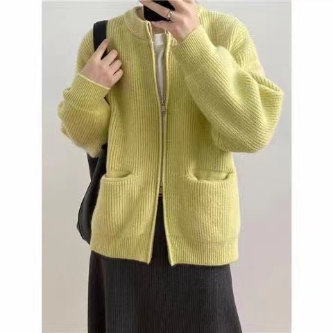 Cardigan s dvostrukim zipom, pleteni materijal od poliestera i akrila, okrugli izrez, slobodan kroj, dugi rukavi