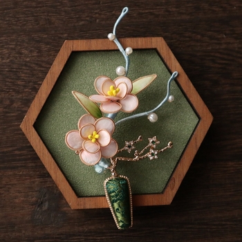 Брошка, форма на цвете, ръчна изработка, двойна употреба, зимна премиера 2025 г.