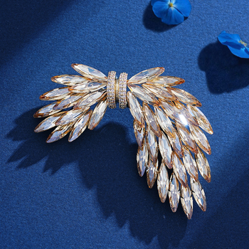 Брошка за жени - Ангелски криле, форма цветя, меден материал, електроплатиране, декоративна бижутерия
