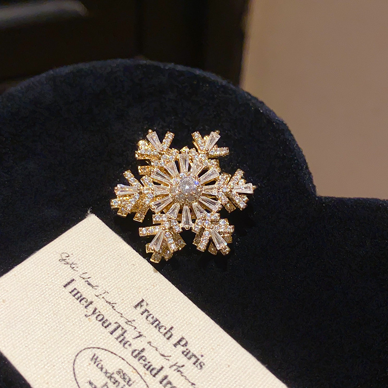 Bros s cvjetnim oblikom od cirkonija, elektroplatiranje, lagani luksuzni stil, za žene