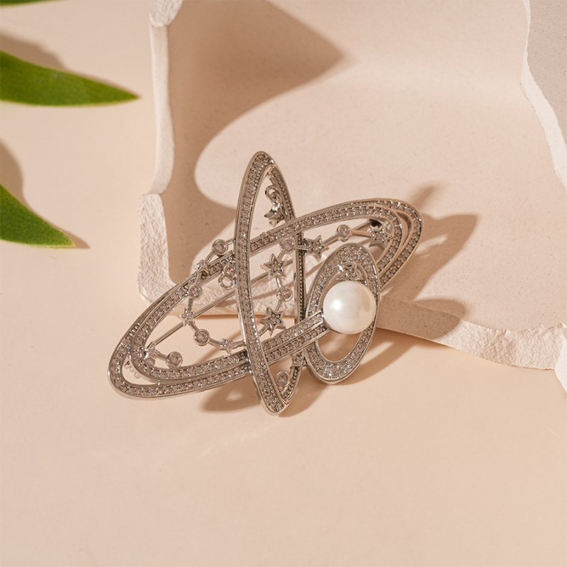 Брошка - медна, звездообразен стил, диамантена обработка, украса