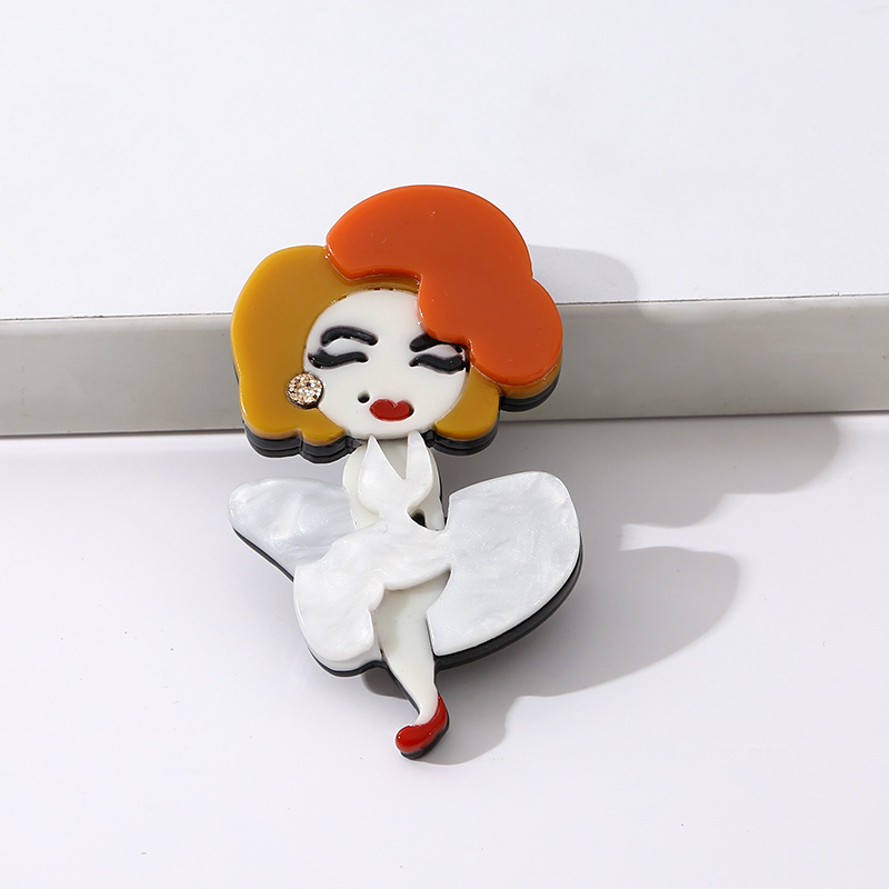 Akrilna broš Monroe motiv, geometrijski dizajn, spojna konstrukcija, unisex, sladak stil