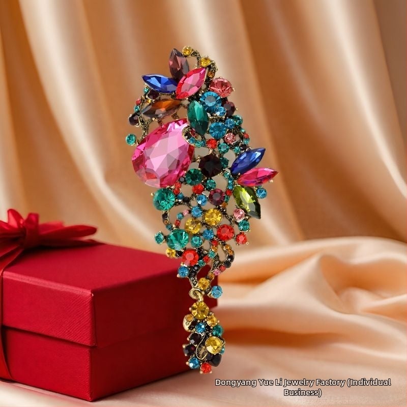 Брошка с кристална висулка, античен стил – дизайн на цветя (Цинкова сплав; Женски, луксозен стил; Форма: цветя; Електроплатиране; Декорация)