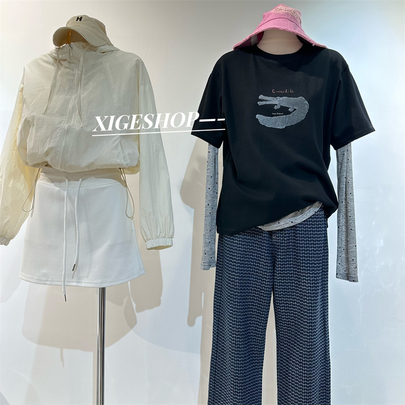 Ženska windbreaker jakna s kapuljom, šnira za podešavanje, širok kroj, zip, poliester