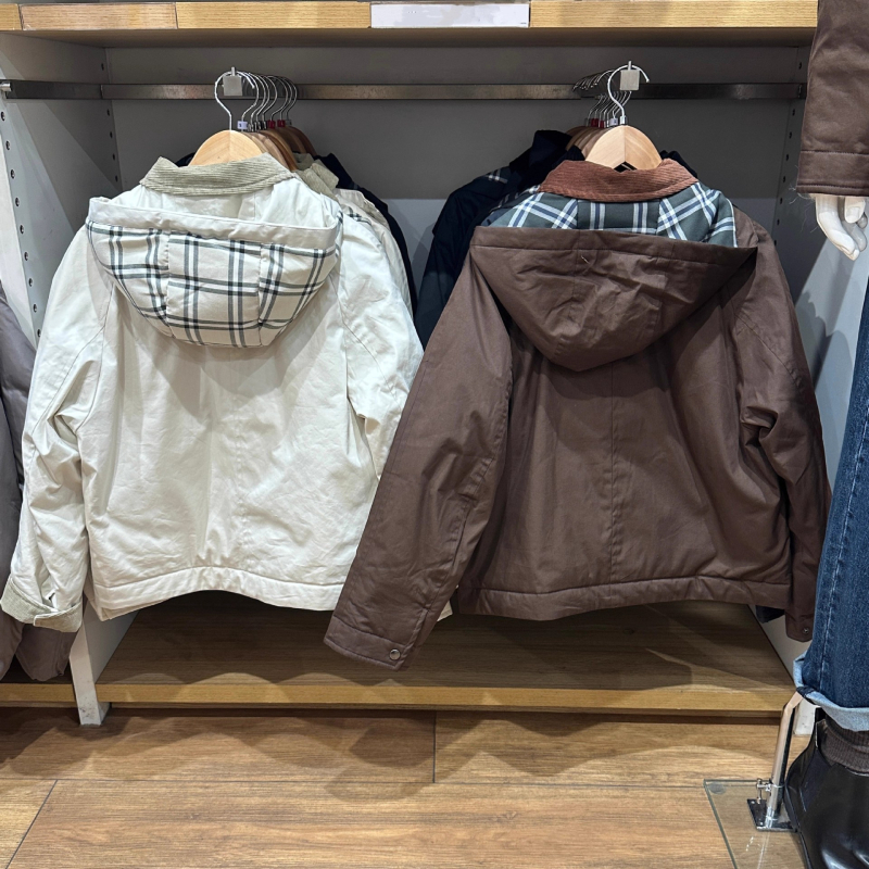 Dámske sako s kapucňou z hustej bavlneno-zmesovej tkaniny, so zipsom, voľný strih