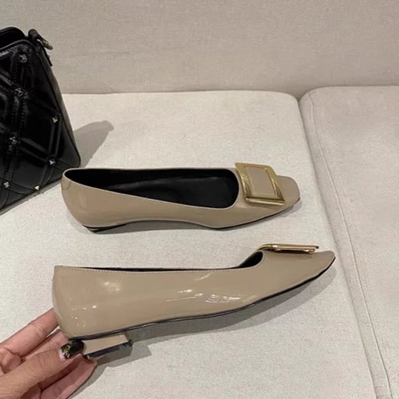 Дамски обувки с квадратна катарама, лакована кожа, квадратен нос, дебел ток 6–8 см, Slip-On, гумена подметка