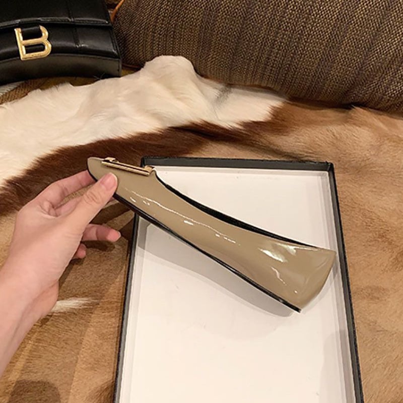 Дамски обувки с квадратна катарама, лакована кожа, квадратен нос, дебел ток 6–8 см, Slip-On, гумена подметка