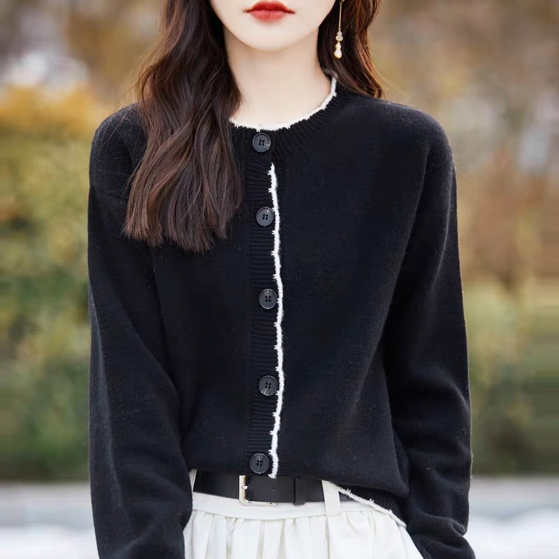 Cardigan od poliesterskog pletiva, okrugli izrez, dugi rukavi, osnovni gradski stil