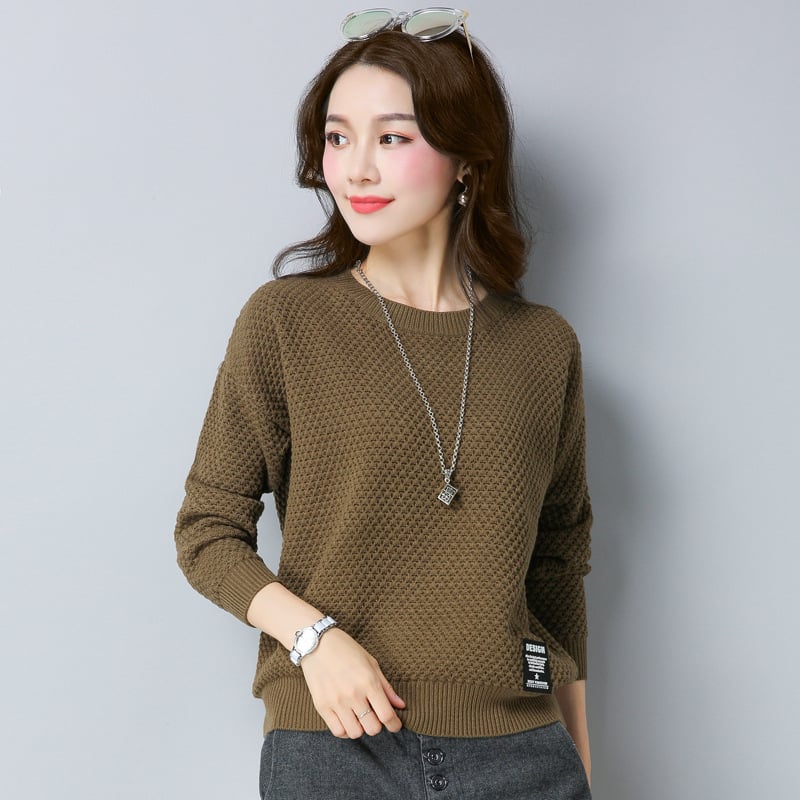 Džemper od vunene smeše, ležernog kroja, s okruglim izrezom i dugim rukavima