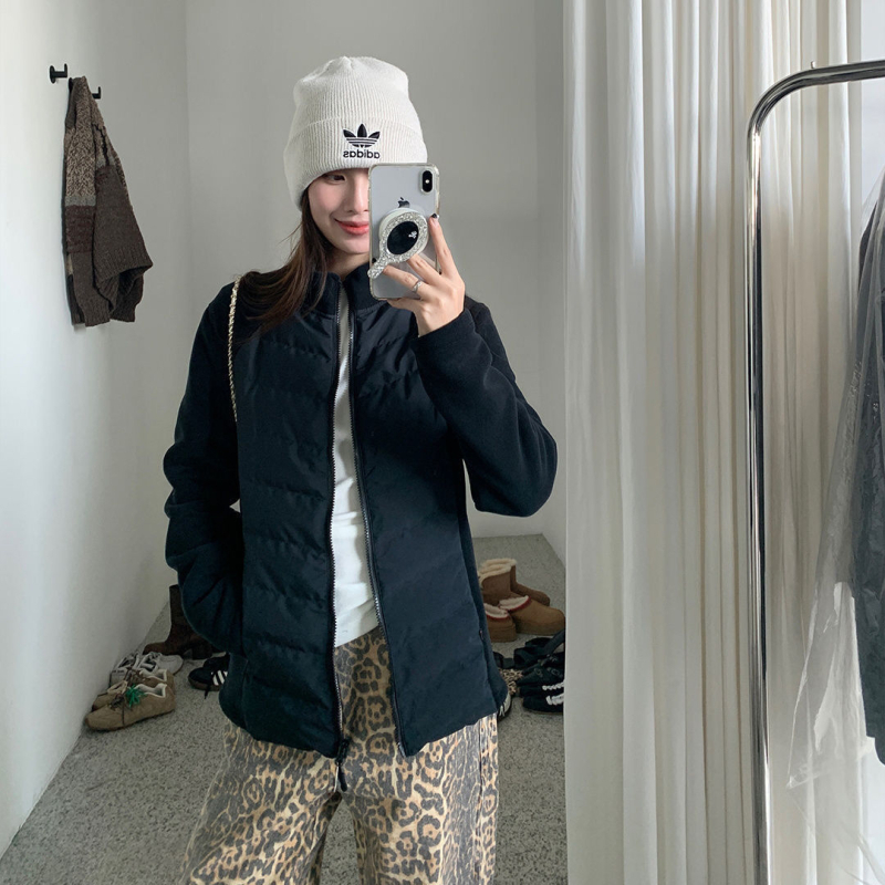 Ženska down jakna, debeli model, ultra kratka dužina, punilo od kačjih perja 81–85%, stojeći ovratnik, elastični materijal