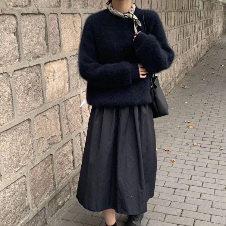 Pleten džemper od norkine dlake, debela tkanina, okrugli izrez, dugi rukavi, široka kroj