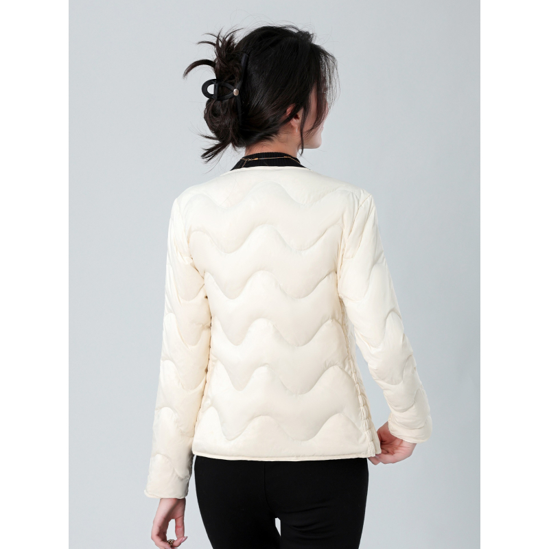 Ženska unutarnja podstava jakne s perjem, uski kroj, ultra kratka dužina, punilo: bijela pačja perja, tkanina chenille