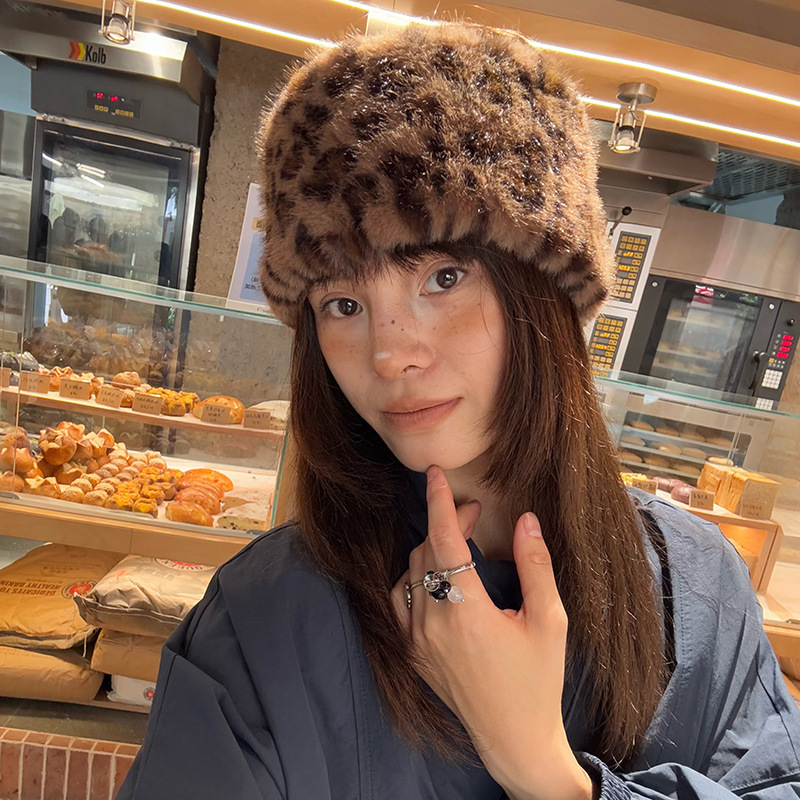 Hajpánt GOFREEJOY, koreai stílus, akril, leopárd mintás, ősz 2025