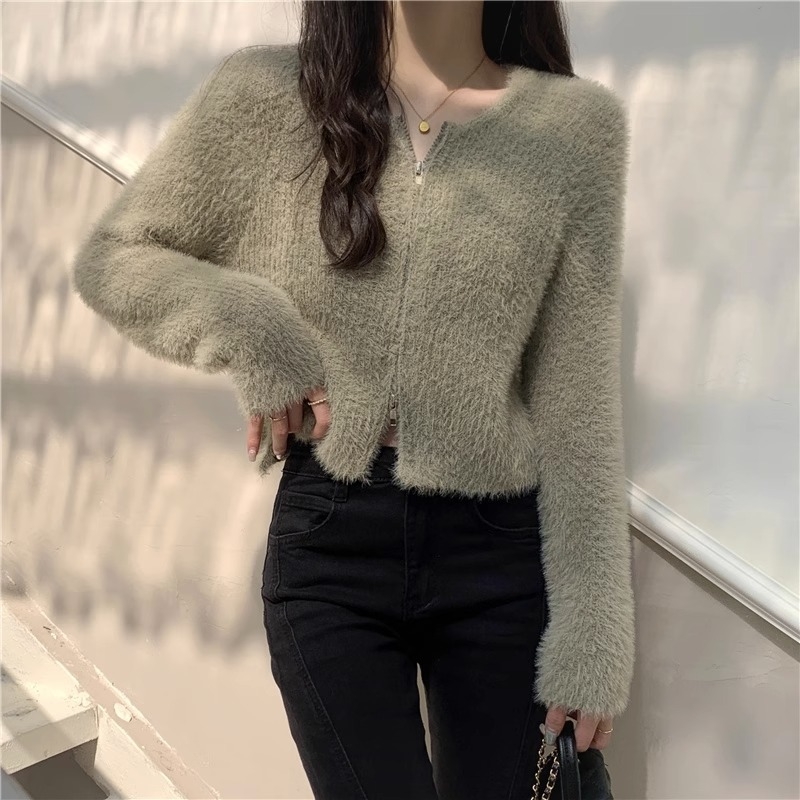 Aiyi Words kardigan, imitacija mink velur, slim-fit, kratki zip, okrugli izrez