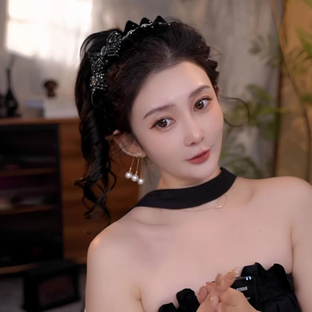 Čelenka od velura s dvostrukom mašnom i leptirovim motivom od smole; ručna izrada; prilagodljiv korejski stil; materijali: tkanina + smola; brenda XINSHENG; zimska kolekcija 2024.