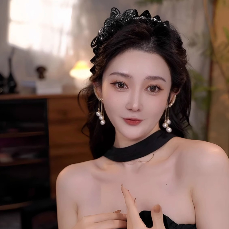 Čelenka od velura s dvostrukom mašnom i leptirovim motivom od smole; ručna izrada; prilagodljiv korejski stil; materijali: tkanina + smola; brenda XINSHENG; zimska kolekcija 2024.