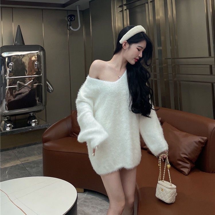 Pulover od viskoze s V-izrezom, dugim rukavima, srednje duljine