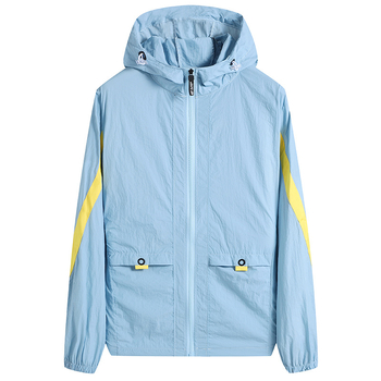 Muška ljetna jakna od ice-silk materijala, prozračna, s kapuljačom, slim fit, zatvarač.