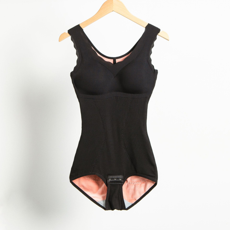 Melegítő testformáló body fleece-betéttel, melltartó párnákkal, dupla rétegű kialakítással, fenékemeléssel és hasformázással női