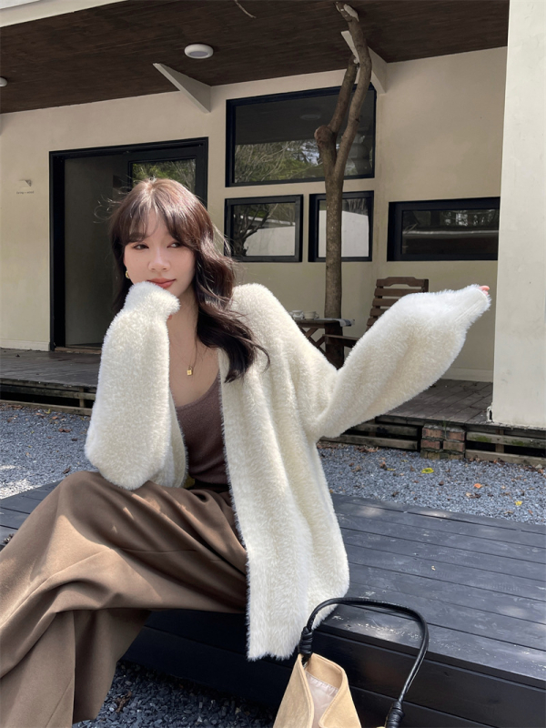 Cardigan od najlon smese, srednja debljina, udoban kroj, V-neck, dugi rukavi