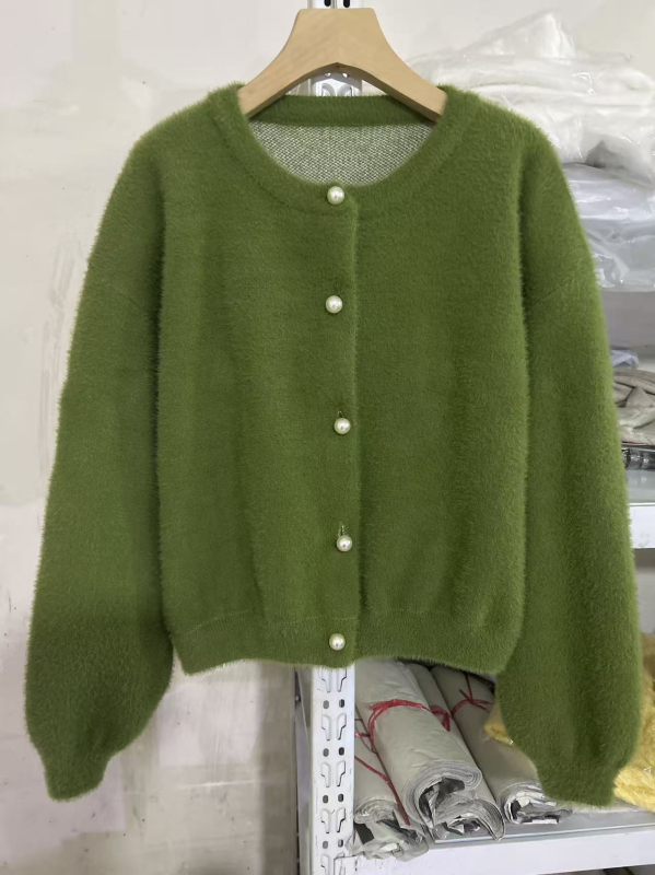 Cardigan stil džemper jakna, umjetno norkovo krzno, smjesa najlona i poliestera, debeo materijal, okrugli izrez