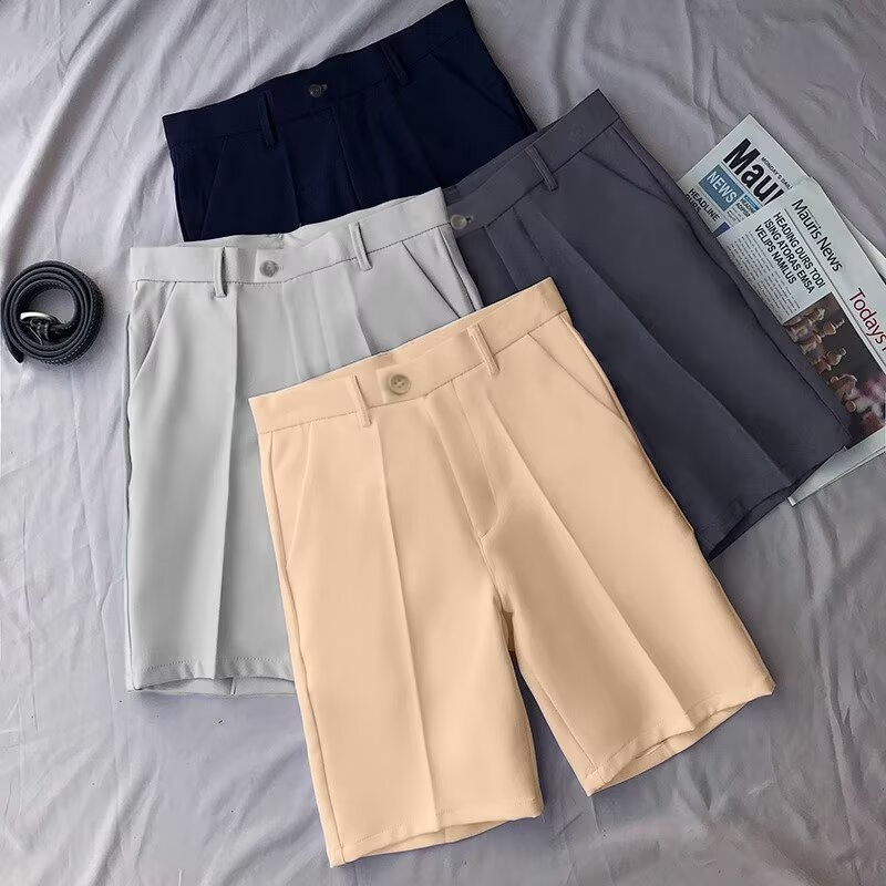 Muške šorceve, opuštenog ravnog kroja, duljina 9/10, mješavina poliester, blaga rastezljivost, stil lagano poslovni (9/10 duljina • ravni kroj • mješavina poliester • blaga rastezljivost • stil lagano poslovni)